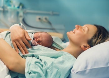 Celulele stem recoltate la naștere: Ce sunt și de ce reprezintă o investiție pentru sănătatea copilului tău?